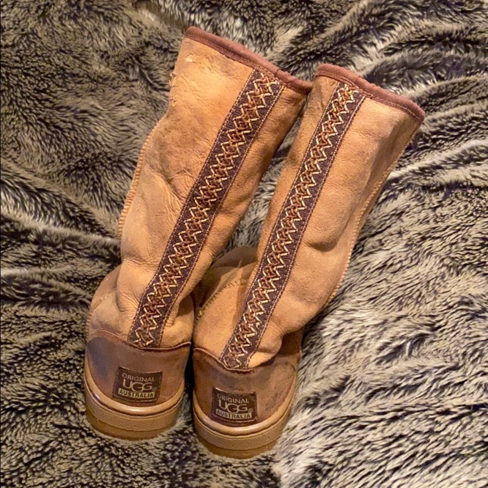 Genuine Old-Style Ugg Braided Back Boots